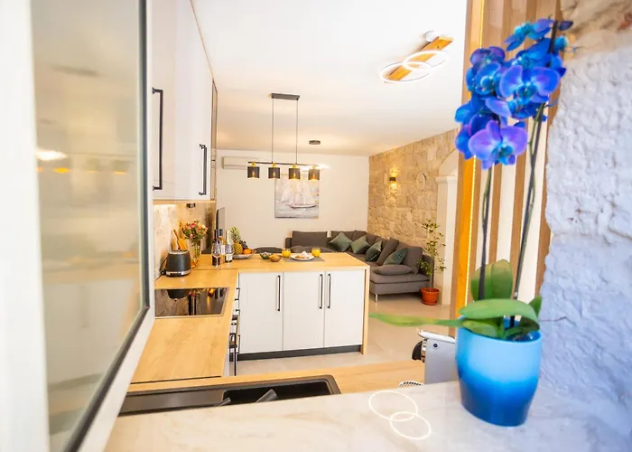 Kamarin Luxury 公寓